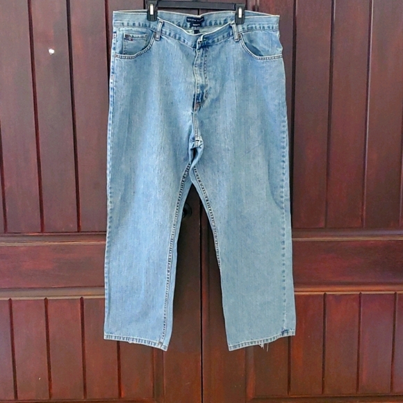 Tommy Hilfiger Relaxed Fit Jeans 42 x 30 - Picture 1 of 5